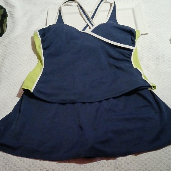 Beautiful Croft & Barrow Blue White & Chatreuse Tankini & Swim Skirt  14  * New* - Picture 1 of 10
